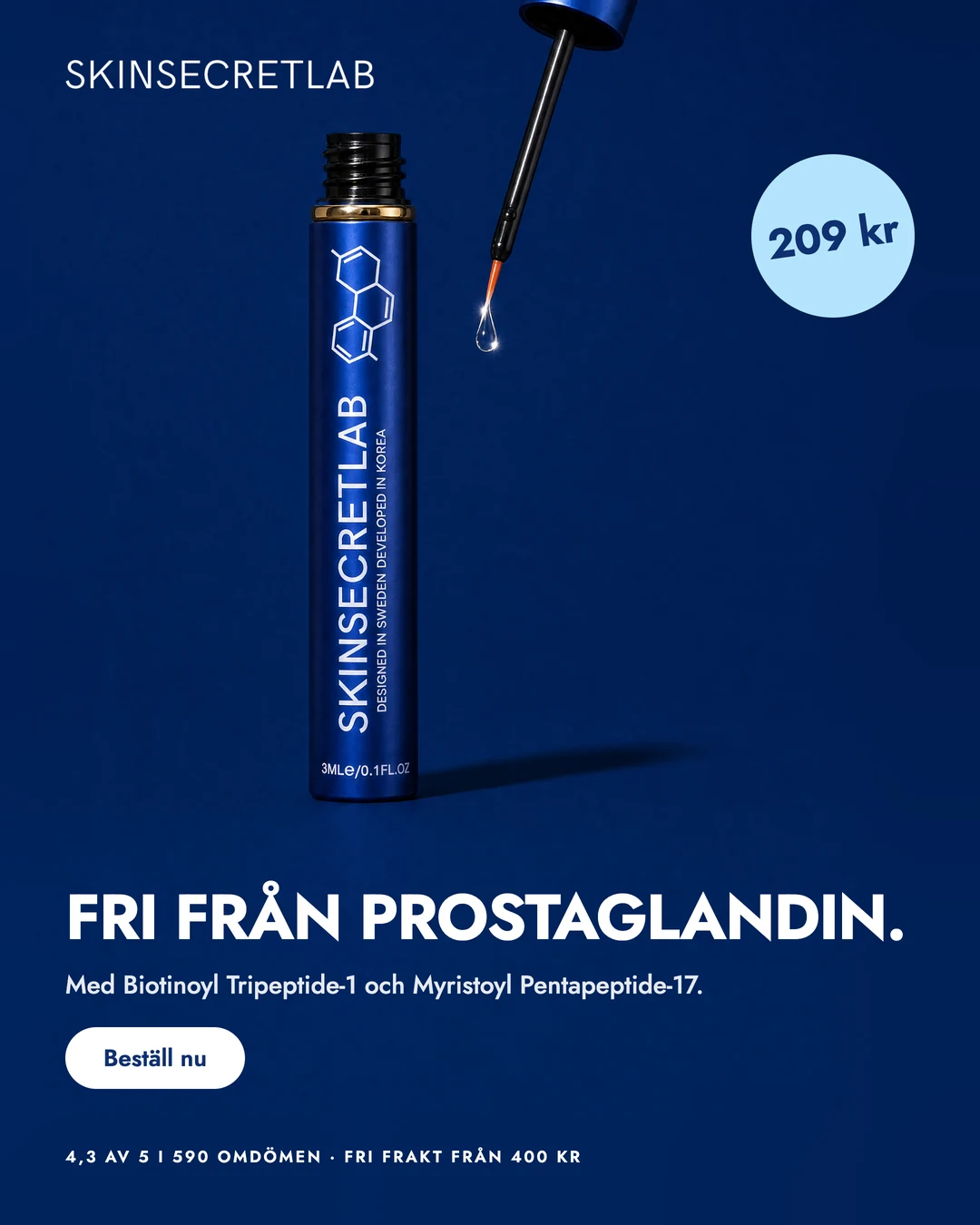 Annonsförslag: applikatorn lyfts ur fransserumet på koboltblå botten